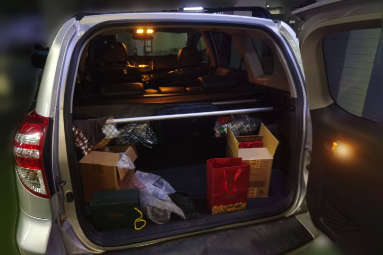 丰田 RAV4荣放 2012款 炫装版 2.4L 手动四驱豪华局部细节23