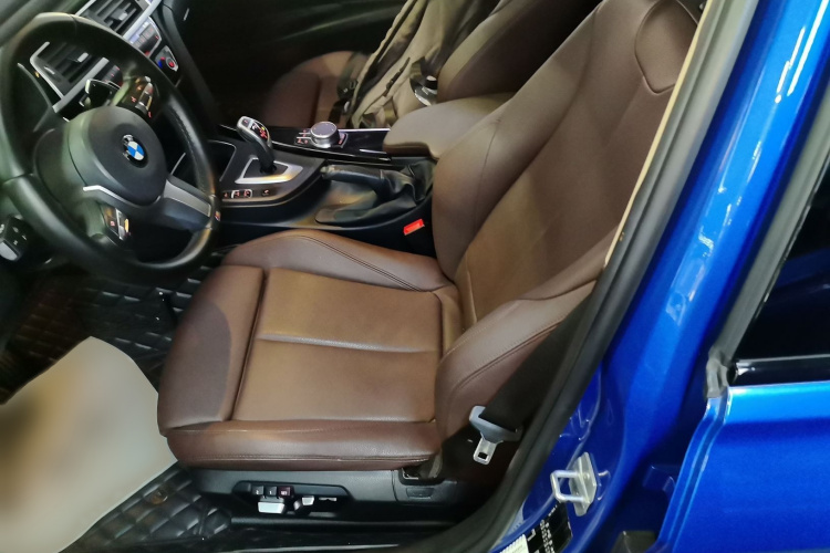 宝马3系 2019款 320Li M运动套装局部细节19