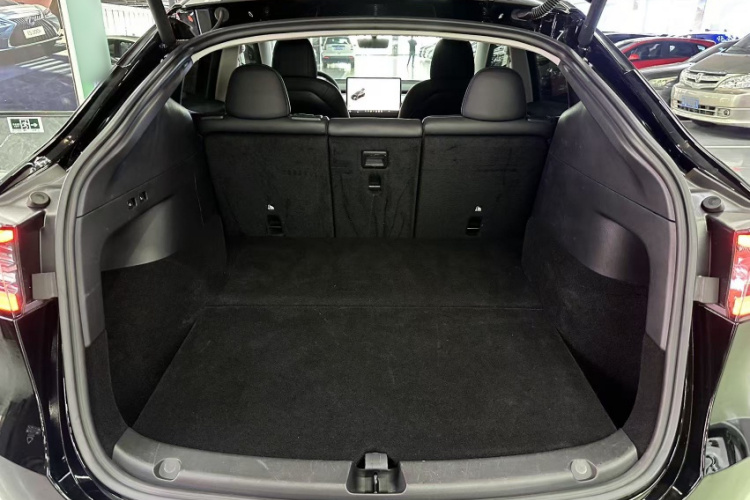 特斯拉 Model Y 2021款 标准续航后驱版局部细节23