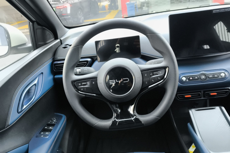 比亚迪 海鸥 2025款 智驾版 305km 活力版中控内饰13