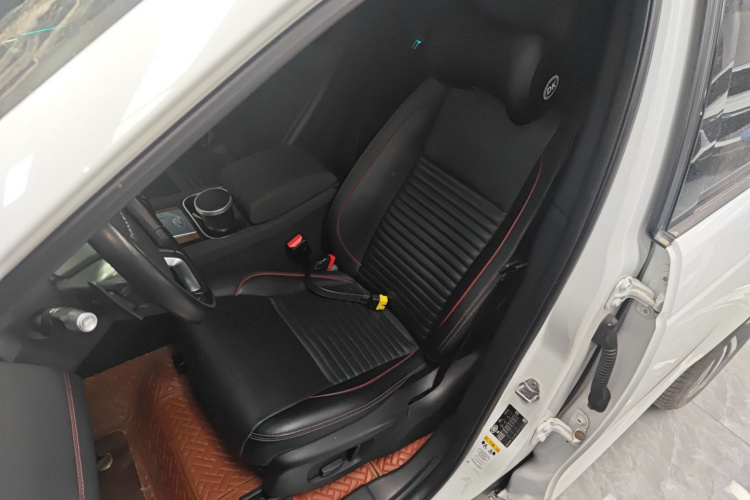 路虎 发现运动版 2020款 249PS R-Dynamic 性能版中控内饰19