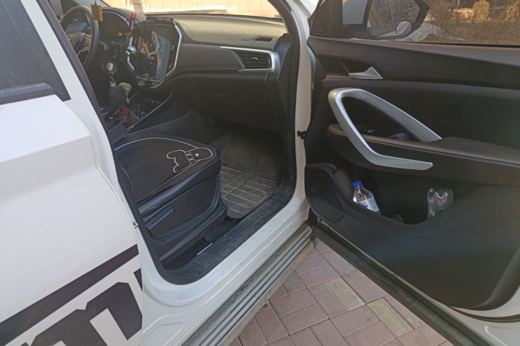 宝骏530 2021款 全球车周年纪念版 1.5T 手动豪华型 6座局部细节9005