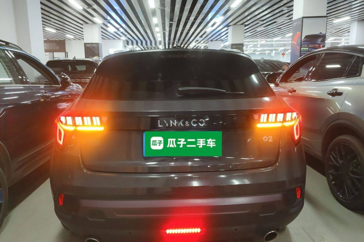 领克02 2022款 2.0TD DCT耀Pro车身外观6