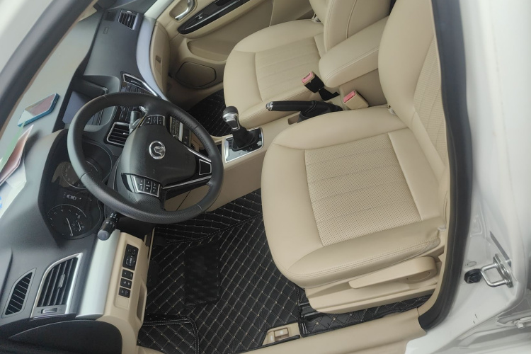 长城C30 2016款 1.5L AMT豪华型中控内饰19