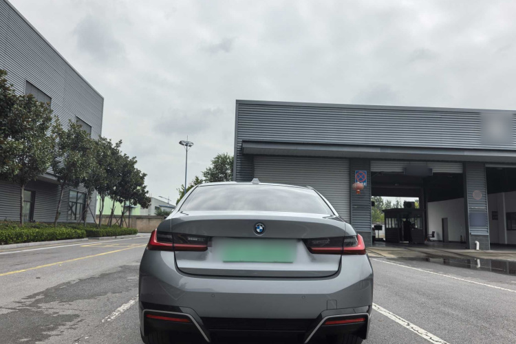 宝马i3 2022款 eDrive 35 L车身外观6005