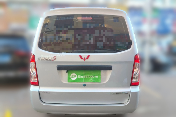 五菱汽车 五菱荣光S 2023款 1.5L 基本型 5/7座车身外观6