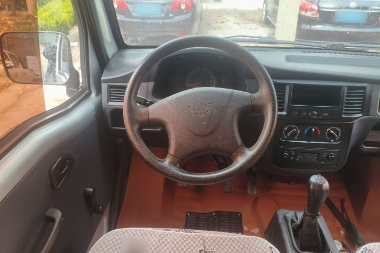 五菱汽车 五菱之光 2015款 1.2L 实用型LSI局部细节13