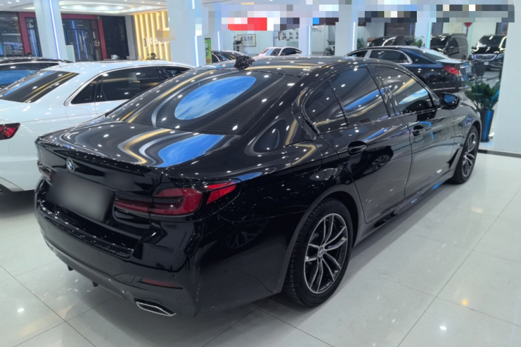 宝马5系(进口) 2022款 改款二 525i M运动套装车身外观7