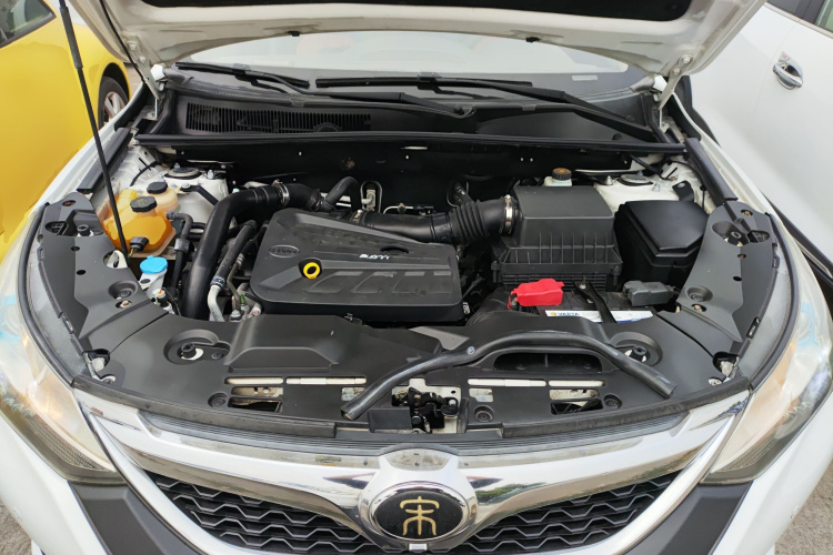 比亚迪 宋 2016款 2.0TID 自动豪华型机舱底盘24