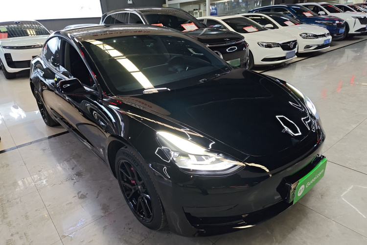 特斯拉 Model 3 2022款 后轮驱动版车身外观3