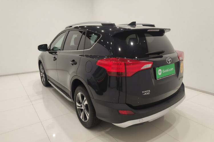 丰田 RAV4荣放 2015款 2.0L CVT两驱风尚版车身外观5