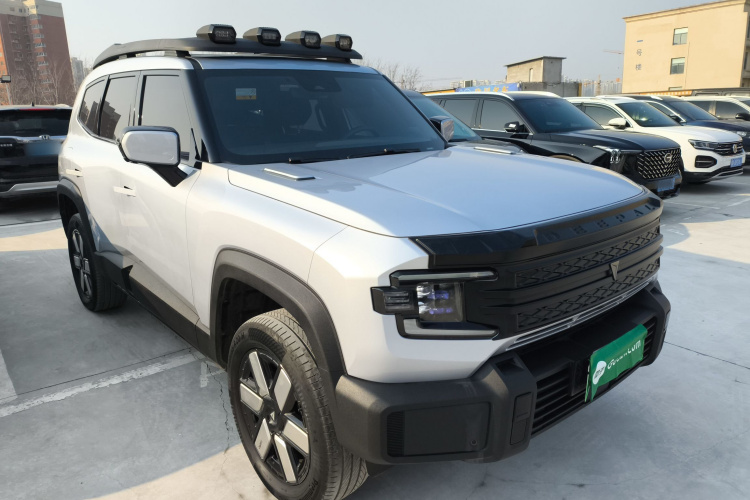 深蓝汽车 深蓝G318 2024款 四驱空悬版车身外观3