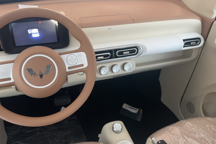 五菱汽车 宏光MINIEV 2024款 第三代 215km 青春版中控内饰7003