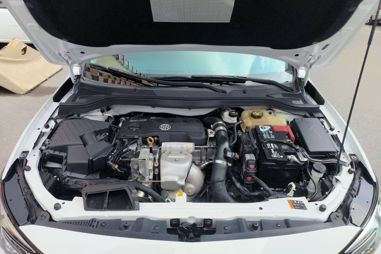 别克 英朗 2021款 1.3T 自动轻混动精英型机舱底盘24