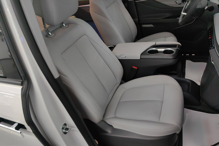 别克GL8 2025款 陆尊 智享版局部细节41