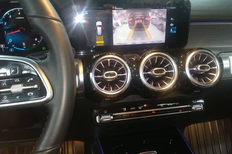 奔驰GLB 2021款 GLB 200 时尚型局部细节16