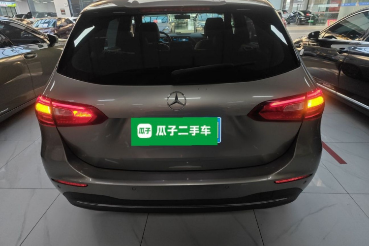 奔驰B级 2020款 B 180车身外观6