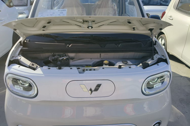 五菱汽车 宏光MINIEV 2024款 第三代 215km 青春版机舱底盘24