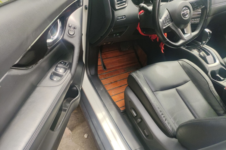 日产 奇骏 2019款 2.0L CVT智联舒适版 2WD中控内饰20