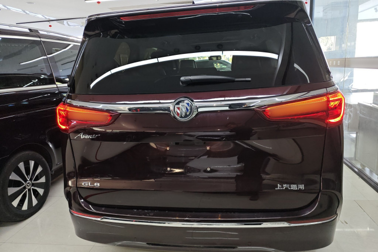 别克GL8 2022款 Avenir艾维亚 七座亲礼版车身外观6