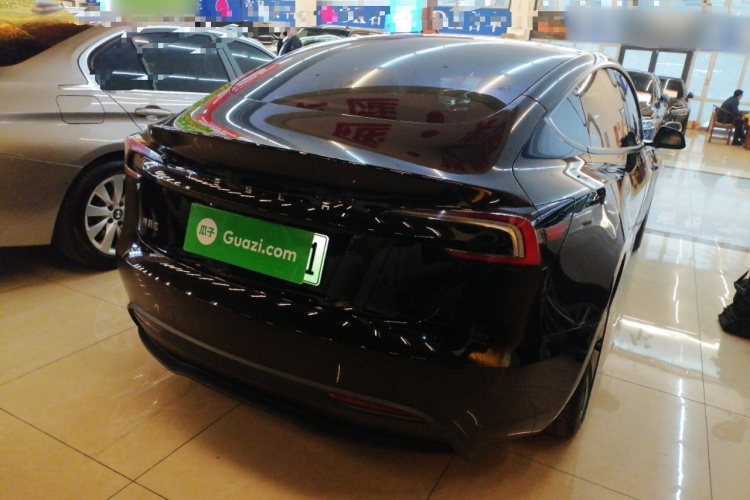 特斯拉 Model 3 2025款 后轮驱动版车身外观6