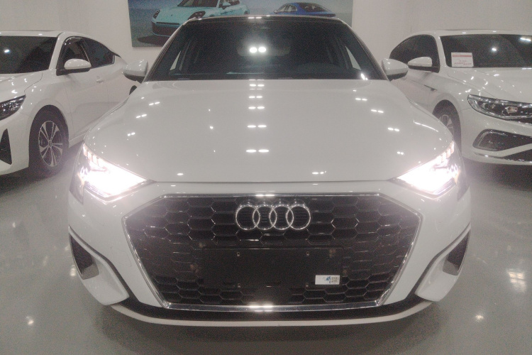 奥迪A3 2021款 A3L Limousine 35 TFSI 时尚致雅型车身外观2