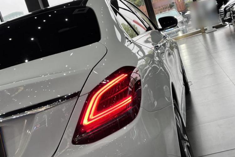 奔驰C级 2020款 改款 C 260 L 运动版车身外观6006