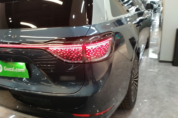 鸿蒙智行 问界M9 2024款 增程 Max版 42kWh 5座版车身外观6006