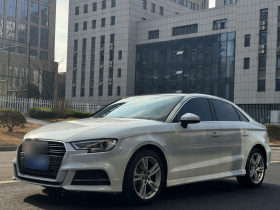 奥迪A3 2018款 30周年年型 Limousine 35 TFSI 时尚型