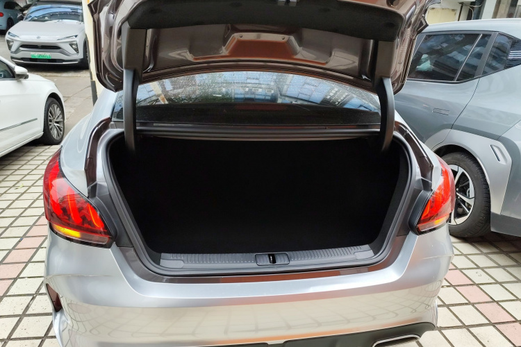 名爵 MG5 2021款 300TGI DCT青奢豪享版机舱底盘23