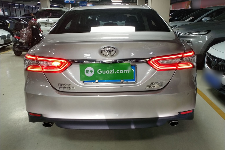 丰田 凯美瑞 2018款 2.0G 豪华版车身外观6