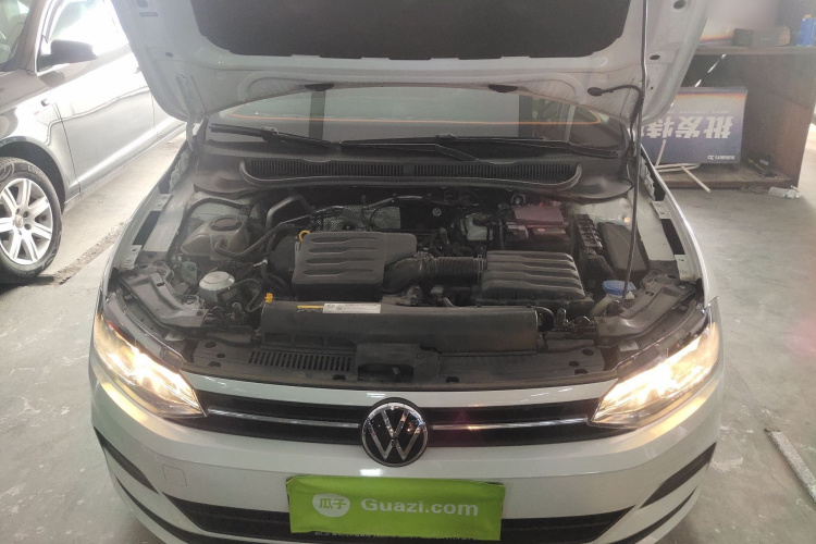 大众 Polo 2023款 改款 Plus 1.5L 自动纵情乐活版机舱底盘24