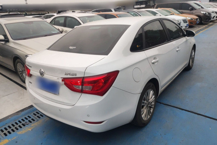 别克 英朗 2016款 15N 自动豪华型车身外观7