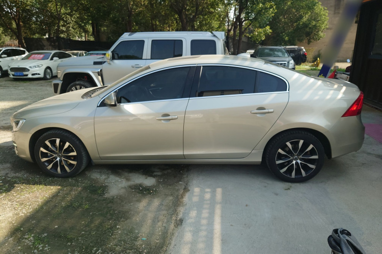 沃尔沃S60 2019款 S60L 改款 T5 智进进阶版车身外观4