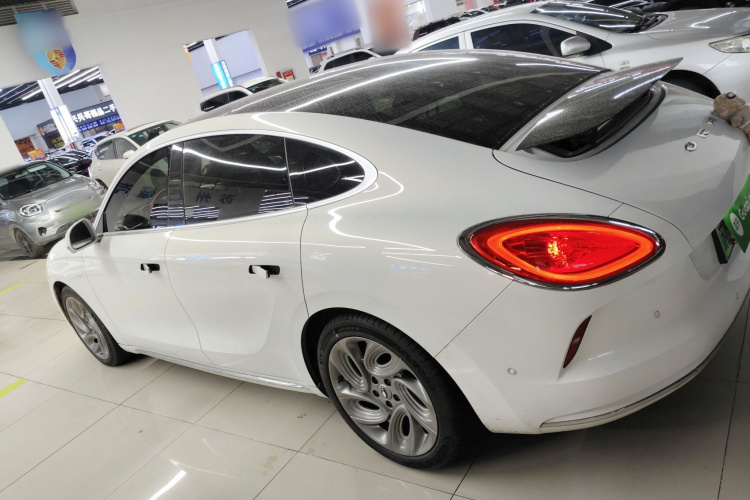 欧拉闪电猫 2022款 555km 尊贵版车身外观6003