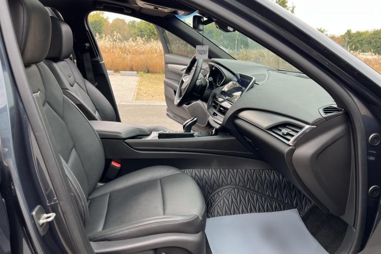 凯迪拉克CT5 2022款 28T 豪华型（标准版）中控内饰7008