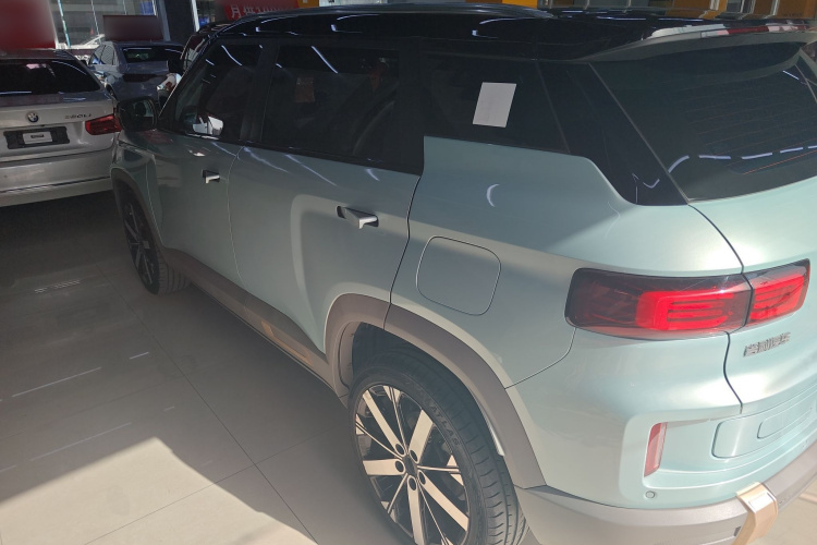 吉利汽车 吉利icon 2023款 1.5TD 巧克力醇巧版车身外观6003