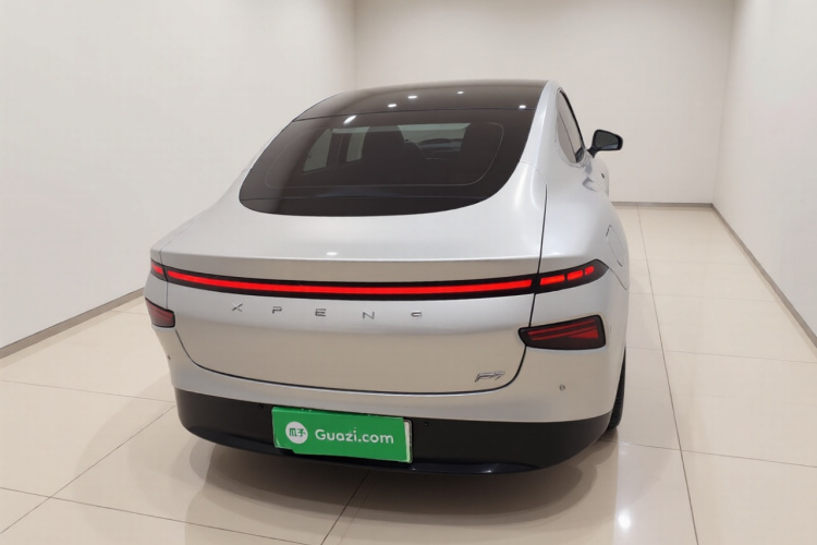 小鹏P7 2021款 670G车身外观6