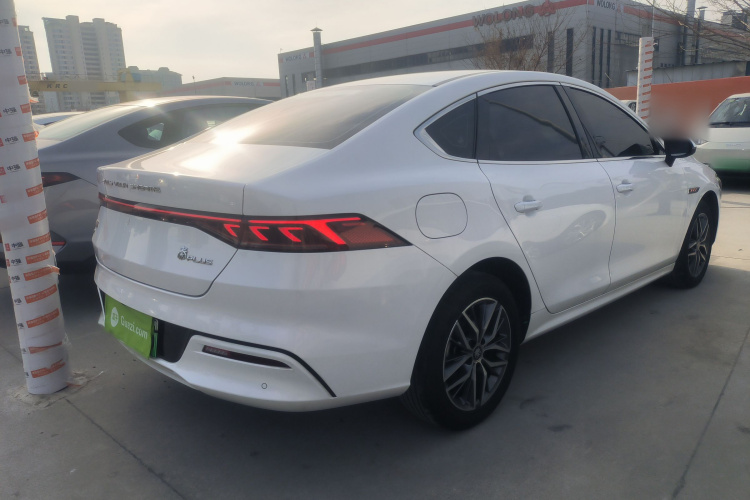 比亚迪 秦PLUS 2024款 荣耀版 EV 420KM领先型车身外观7