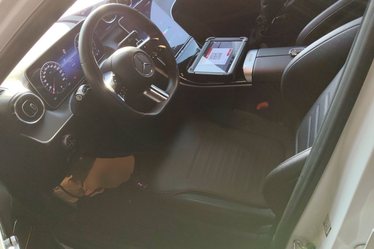 奔驰C级 2022款 C 200 L 运动版中控内饰19