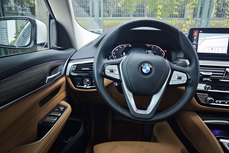 宝马6系GT 2022款 630i 豪华设计套装中控内饰7004