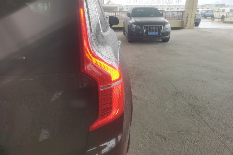 沃尔沃XC90 2019款 T5 智逸版 5座 国VI车身外观9