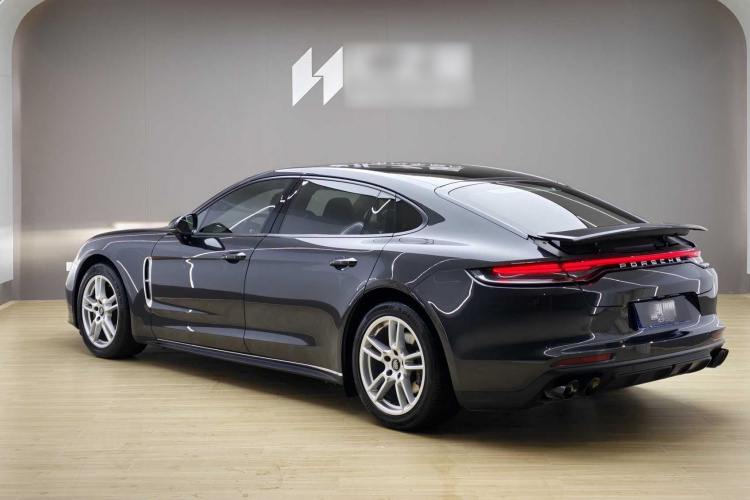 保时捷 2023款 Panamera 4 行政加长版 2.9T车身外观6001