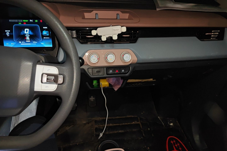 奇瑞新能源 QQ冰淇淋 2024款 170km 圣代中控内饰7005