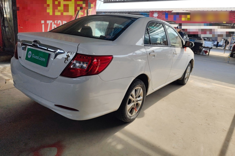 比亚迪F3 2015款 节能版 1.5L 手动豪华型车身外观7