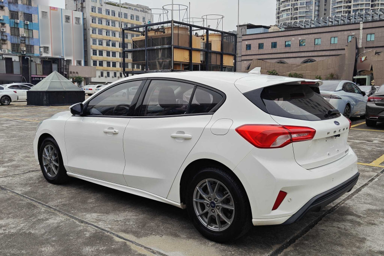 福特 福克斯 2020款 两厢 EcoBoost 180 自动锋潮型车身外观6004