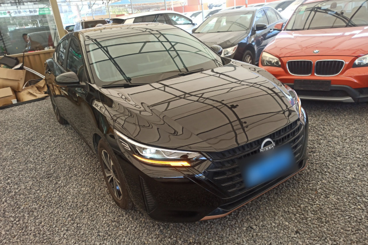 日产 轩逸 2023款 1.6L CVT黑金版车身外观3