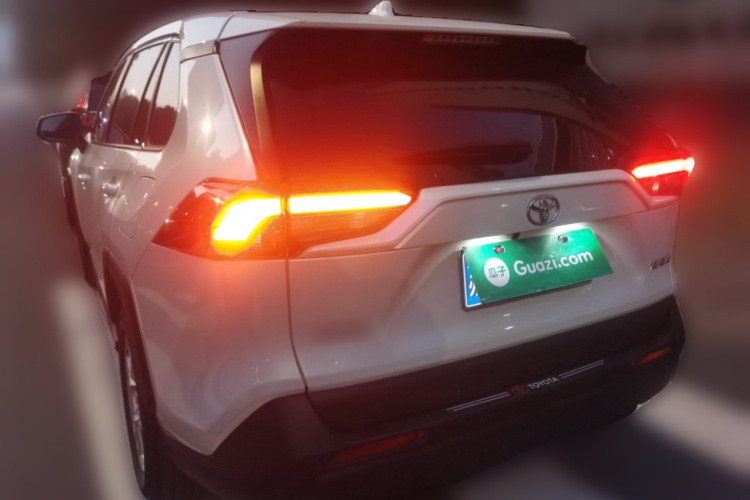 丰田 RAV4荣放 2022款 2.0L CVT两驱都市版车身外观5