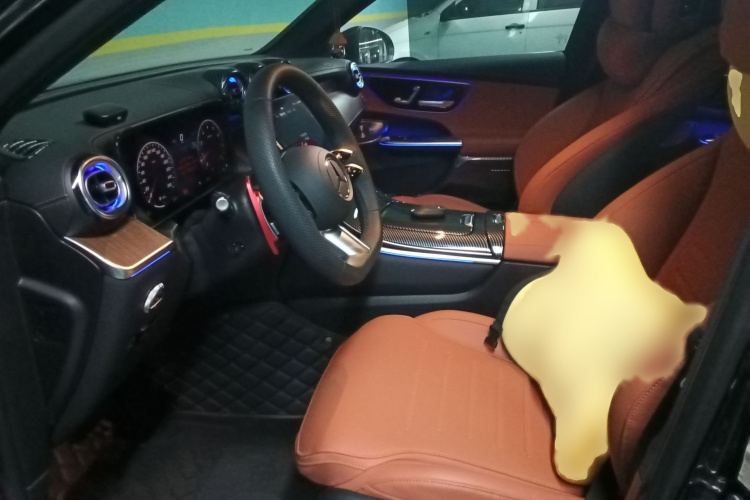 奔驰GLC 2024款 GLC 300 L 4MATIC 动感型 5座局部细节19