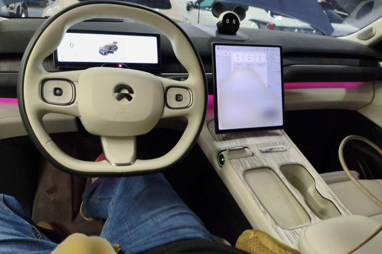 蔚来ES7 2022款 75kWh中控内饰7002